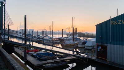 n26-5029ooststeiger-vroege-zondagochtend